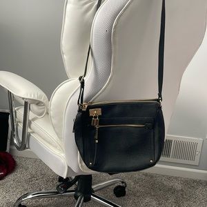 *Sold on FBMarket* Aldo black and gold purse